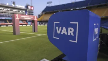 ¿quien invento el var? la tecnologia que revoluciono el futbol ¿quien invento el var? la tecnologia que revoluciono el futbol