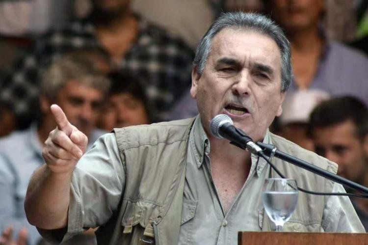 Juan Carlos Schmid.