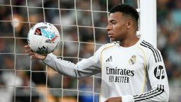 Kylian Mbappé ante el Betis en su última aparición: el delantero del Real Madrid vuelve a encender alarmas tras confirmarse una nueva lesión en la pierna izquierda.