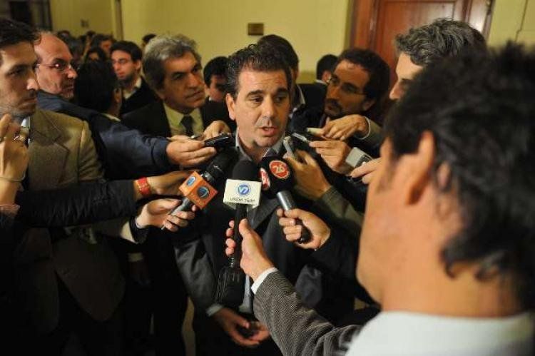 Cristian Ritondo tras el levantamiento de la sesión de la Legislatura porteña, destinada a tratar un paquete de expedientes vinculados a la traspaso del subte, que no prosperó debido a la falta de quórum necesario. Foto:Osvaldo Fanton/Télam (27/03/2012).