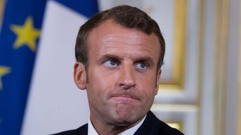 Emmanuel Macron tiene que decidir si sigue la reforma o negocia. Emmanuel Macron tiene que decidir si sigue la reforma o negocia.
