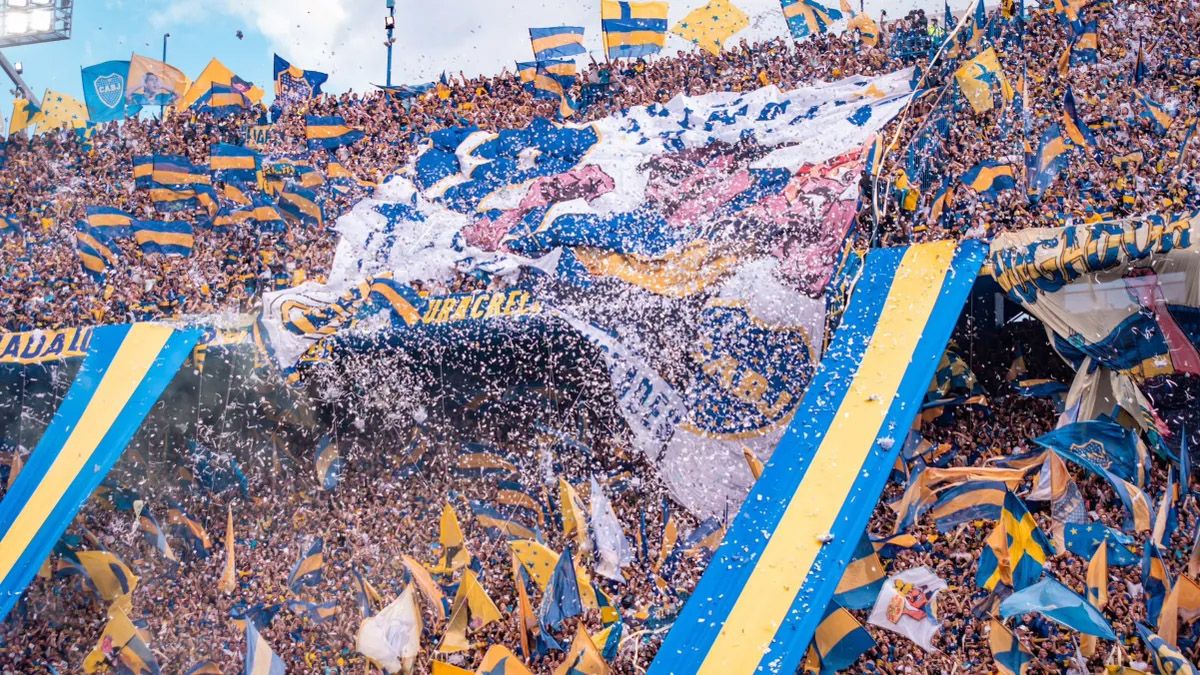 Boca fue sancionado por burlarse de River con los “fantasmas de la B” en la previa del Superclásico en “La Bombonera”. Boca fue sancionado por burlarse de River con los “fantasmas de la B” en la previa del Superclásico en “La Bombonera”.