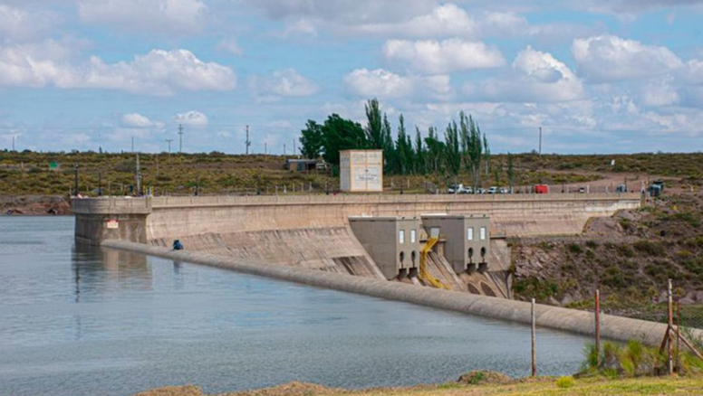 Nuevo capítulo: Mendoza le da agua a las mineras (por plata), pero se la niega a La Pampa