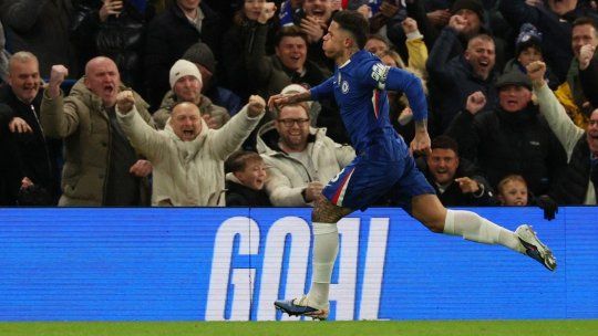 Enzo Fernández se convirtió en una de las prioridades del Manchester City para cerrar el mercado, en una operación que Chelsea sólo aceptaría negociar por una cifra millonaria.