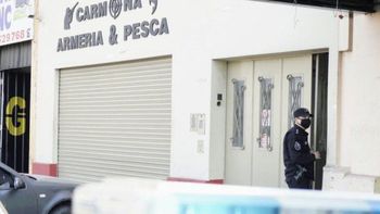 Carmona, la armería allanada en Rosario. Carmona, la armería allanada en Rosario.