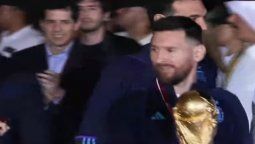 La gambeteada de Messi a los funcionarios de Argentina que se volvió viral.