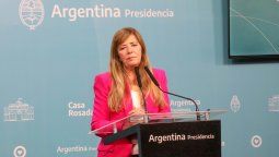 Gabriela Cerruti en conferencia de prensa.