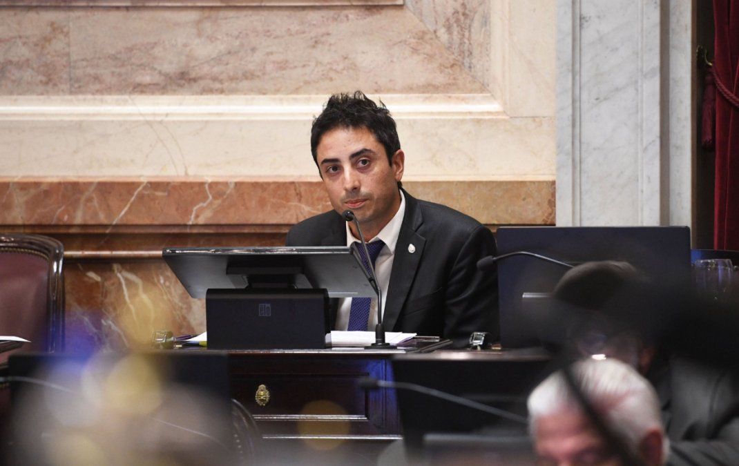 Enzo Fullone, senador de La Libertad Avanza y una polémica afirmación para defender la reforma de la Ley de Glaciares.