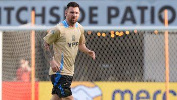 LionelMessi entrenó junto a sus compañeros de la Selección Argentina de manera normalpara el partido ante Ecuador de la Copa América 2024. (Foto: @Argentina) LionelMessi entrenó junto a sus compañeros de la Selección Argentina de manera normalpara el partido ante Ecuador de la Copa América 2024. (Foto: @Argentina)