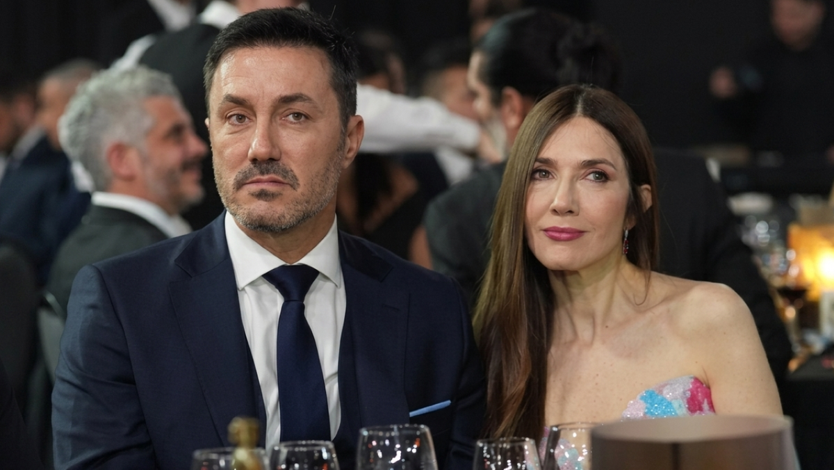 Cristina Pérez y Luis Petri aparecieron juntos mientras se amontonan los rumores y caras de acá no pasa nada. Pero el clima no olía del todo a cuento feliz. Foto: Paparazzi