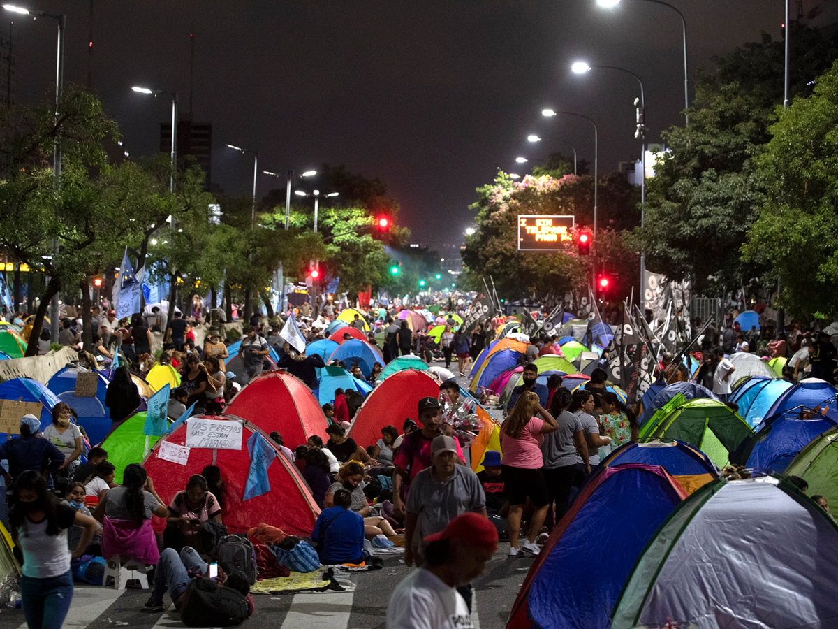 Números acampes piqueteros amenazan a la Ciudad de Buenos Aires.