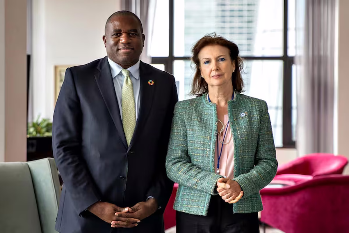 Diana Mondino, con el secretario de Relaciones Exteriores del Reino Unido, David Lammy Diana Mondino, con el secretario de Relaciones Exteriores del Reino Unido, David Lammy