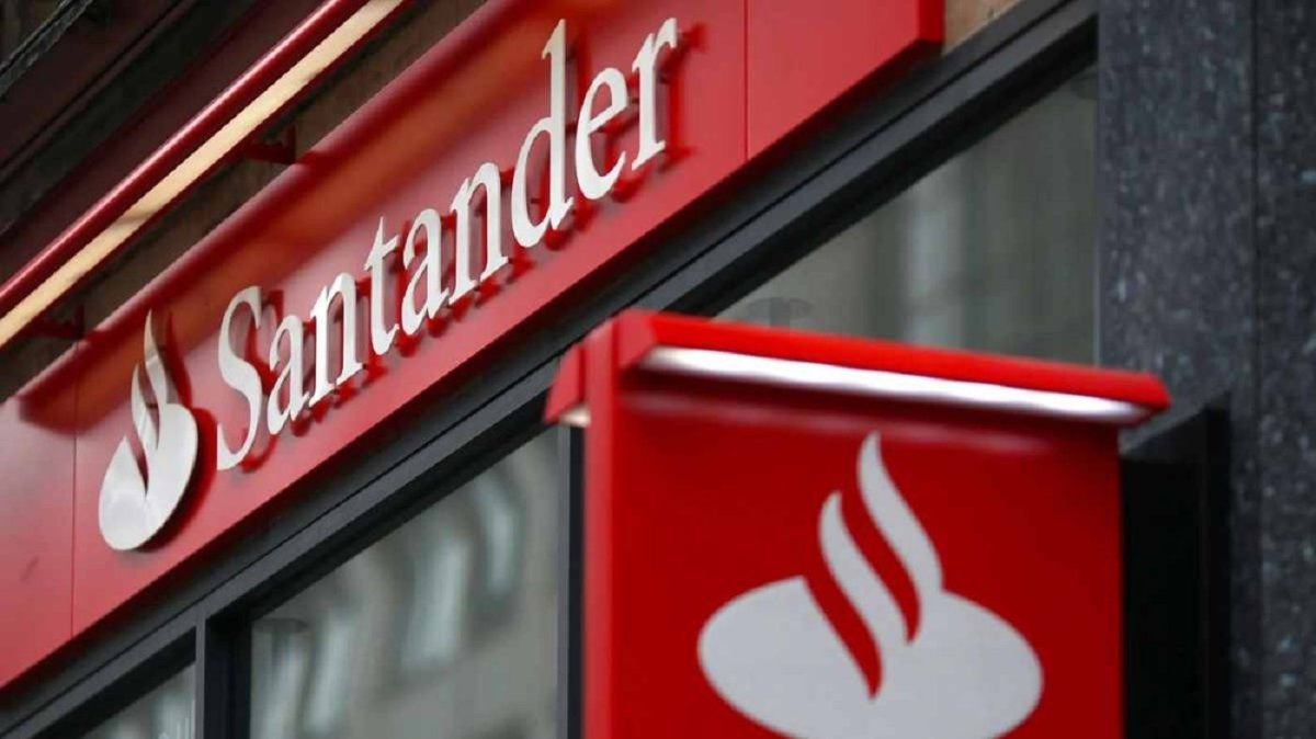 Escándalo en Banco Santander: Más de 30 cierres y 500 empleos en jaque