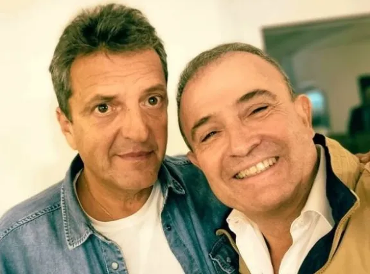 El vicegobernador del partido provincial Juntos Somos Río Negro, Pedro Pesatti, en el balotaje apoyó al ex candidato presidencial Sergio Massa. El vicegobernador del partido provincial Juntos Somos Río Negro, Pedro Pesatti, en el balotaje apoyó al ex candidato presidencial Sergio Massa.