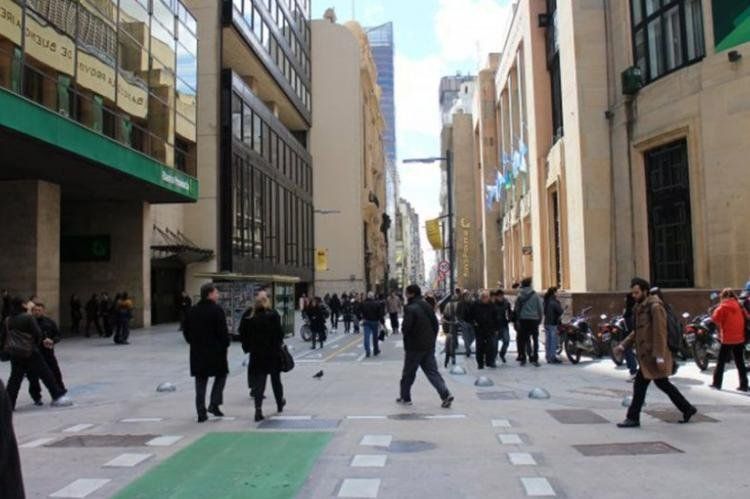 Tensa calma en el sector financiero.