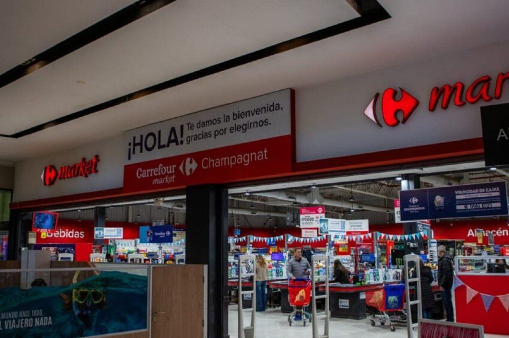 Alerta sanitaria en Carrefour: Detectan alimentos vencidos en dos  sucursales