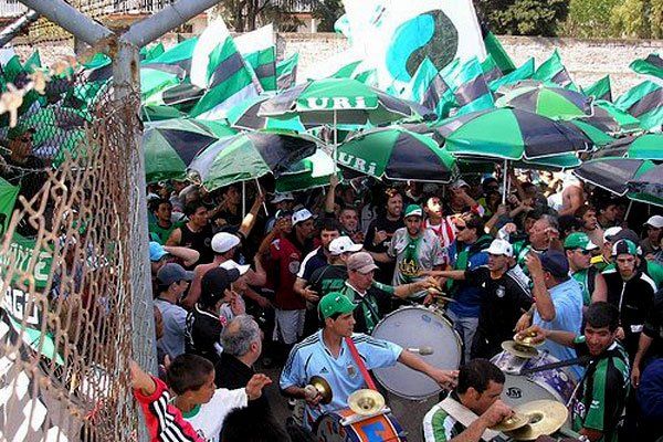 Imagen de uno de los grupos de barrabravas de Nueva Chicago.