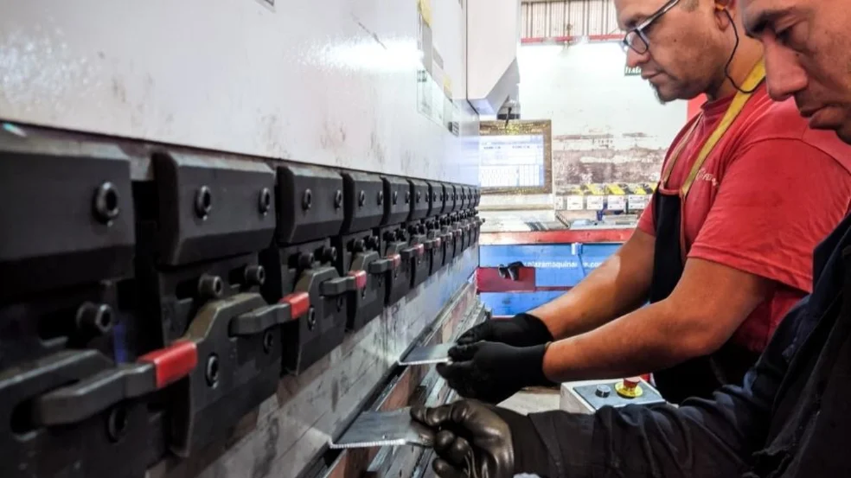 Santa Fe sufre los golpes de recesión. Santa Fe sufre los golpes de recesión.