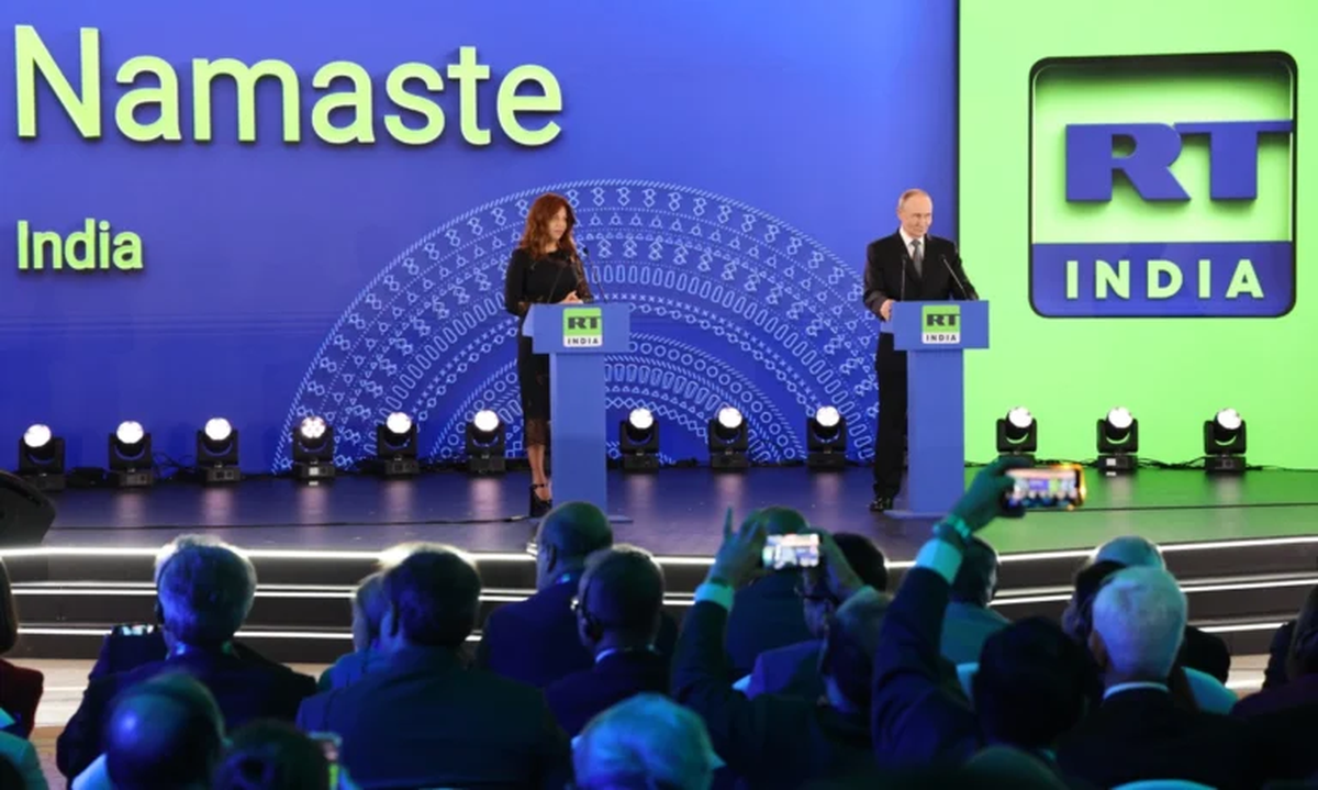 En su intervención, Putin volvió a criticar a ciertas naciones occidentales por restringir el trabajo del canal en sus territorios. Foto: EFE En su intervención, Putin volvió a criticar a ciertas naciones occidentales por restringir el trabajo del canal en sus territorios. Foto: EFE