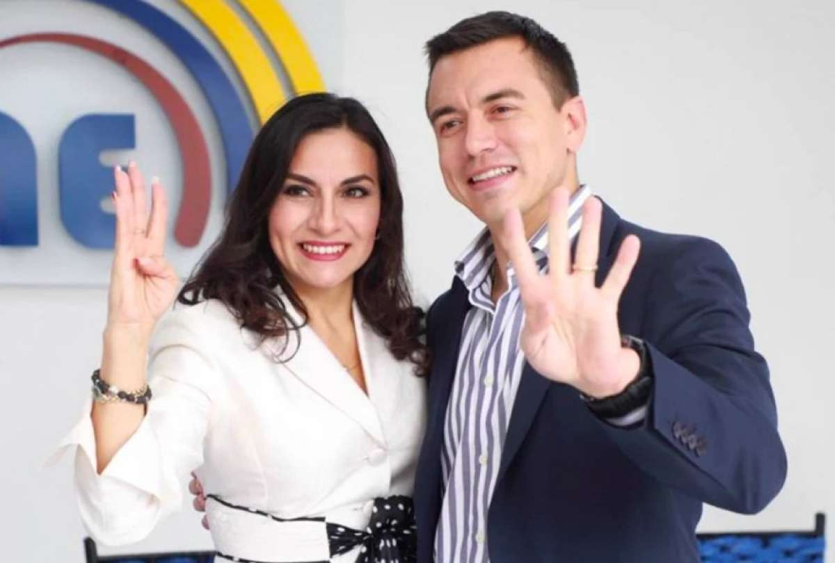 Verónica Abad asumiría hoy 5/12 en reemplazo de Daniel Novoa la presidencia de Ecuador Verónica Abad asumiría hoy 5/12 en reemplazo de Daniel Novoa la presidencia de Ecuador