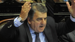 altText(Negri pide quitarle los 