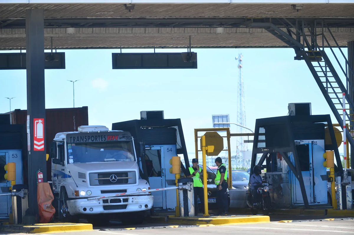 Los camiones sufrirán aumentos de hasta 200% en el peaje. ¿Irá a precios? Los camiones sufrirán aumentos de hasta 200% en el peaje. ¿Irá a precios?