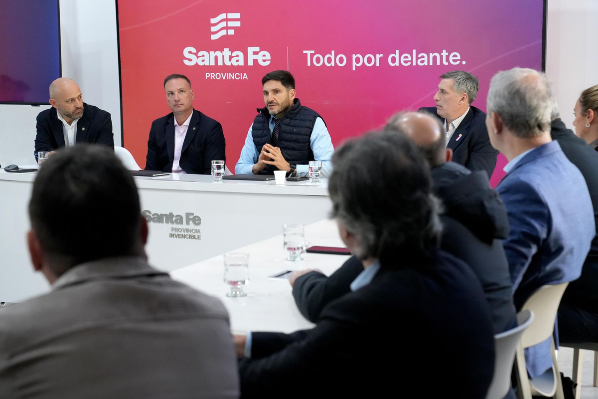 Provincia avanza hacia un sistema planificado y moderno para mejorar las rutas que acceden a los puertos. Provincia avanza hacia un sistema planificado y moderno para mejorar las rutas que acceden a los puertos.