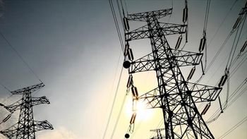 Luis Caputo vende las líneas de alta tensión clave: Quién compra a Transener