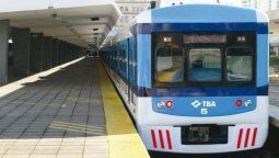 altText(Reclaman al Gobierno por los trenes)}