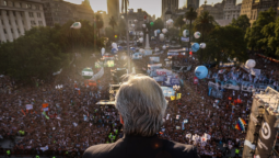altText(Alberto F no dejó que insulten a Macri y aseguró que se viene 