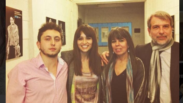 Julia y Nora en una foto subida en Twitter por la joven ex novia de Fito Paez.