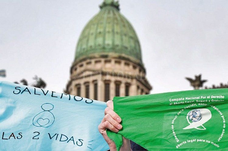 El aborto legal es un tema que divide a la opinión pública.