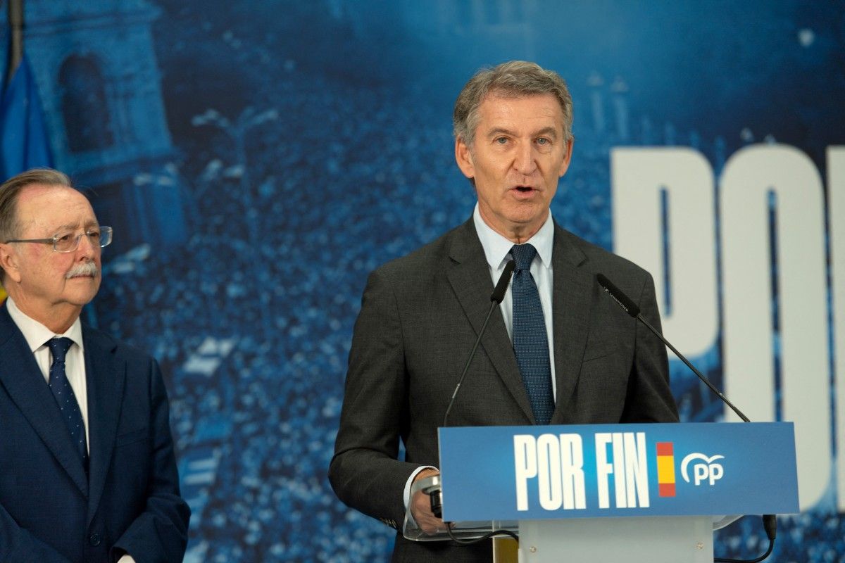 Alberto Núñez Feijóo, junto al presidente ceutí Juan Jesús Vivas, durante una rueda de prensa en Ceuta este 7 de octubre, en su primera visita tras el anuncio del adelanto electoral. Alberto Núñez Feijóo, junto al presidente ceutí Juan Jesús Vivas, durante una rueda de prensa en Ceuta este 7 de octubre, en su primera visita tras el anuncio del adelanto electoral.