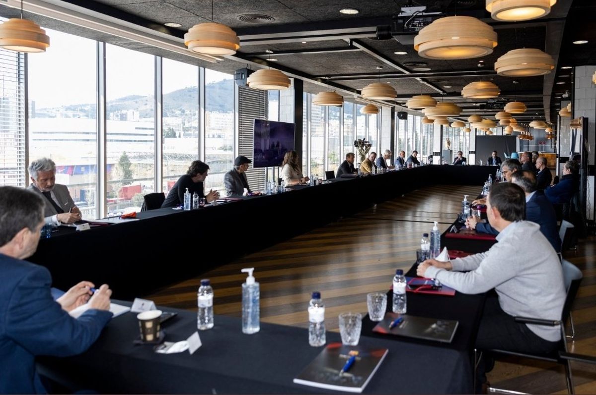 Marzo 2021, cuando se incorporaron a la Junta Directiva del FC Barcelona, Eduard Romeu i Barceló como vicepresidente a cargo de la economía; Ferrán Olivé i Canovas como tesorero y Jordi Casals i Vilalta como presidente del Barça B. Marzo 2021, cuando se incorporaron a la Junta Directiva del FC Barcelona, Eduard Romeu i Barceló como vicepresidente a cargo de la economía; Ferrán Olivé i Canovas como tesorero y Jordi Casals i Vilalta como presidente del Barça B.