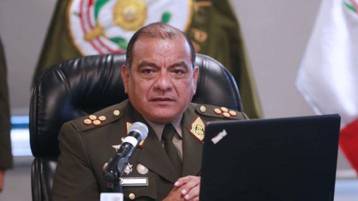 Ex jefe del Comando Conjunto de las Fuerzas Armadas de Perú, el general del Ejército César Astudillo.