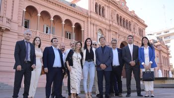 Diputados del bloque de LLA en las afueras de la Casa Rosada. Diputados del bloque de LLA en las afueras de la Casa Rosada.