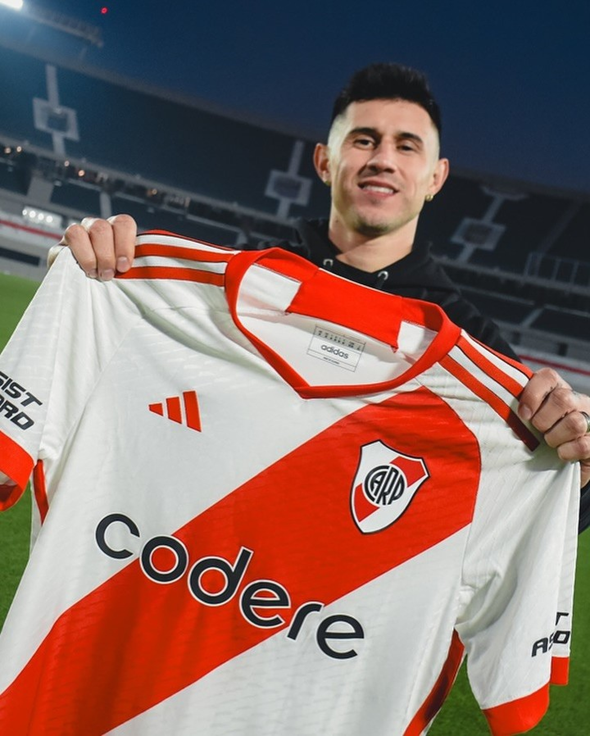 Bareiro se fue a River y a Romagnoli se le cumplió el sueño. Bareiro se fue a River y a Romagnoli se le cumplió el sueño.