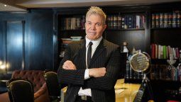 Fernando Burlando se lanzó como candidato a diputado.