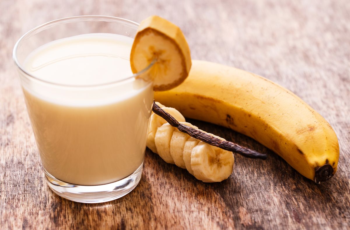 El plátano es uno de los ingredientes más usados en los batidos para ganar músculo. El plátano es uno de los ingredientes más usados en los batidos para ganar músculo.