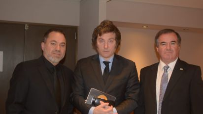 Entre La Matanza y Lanús, Javier Milei pasó por Tigre