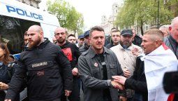 altText(Elon Musk financia la defensa de Tommy Robinson, incorrecto de la ultraderecha británica)}
