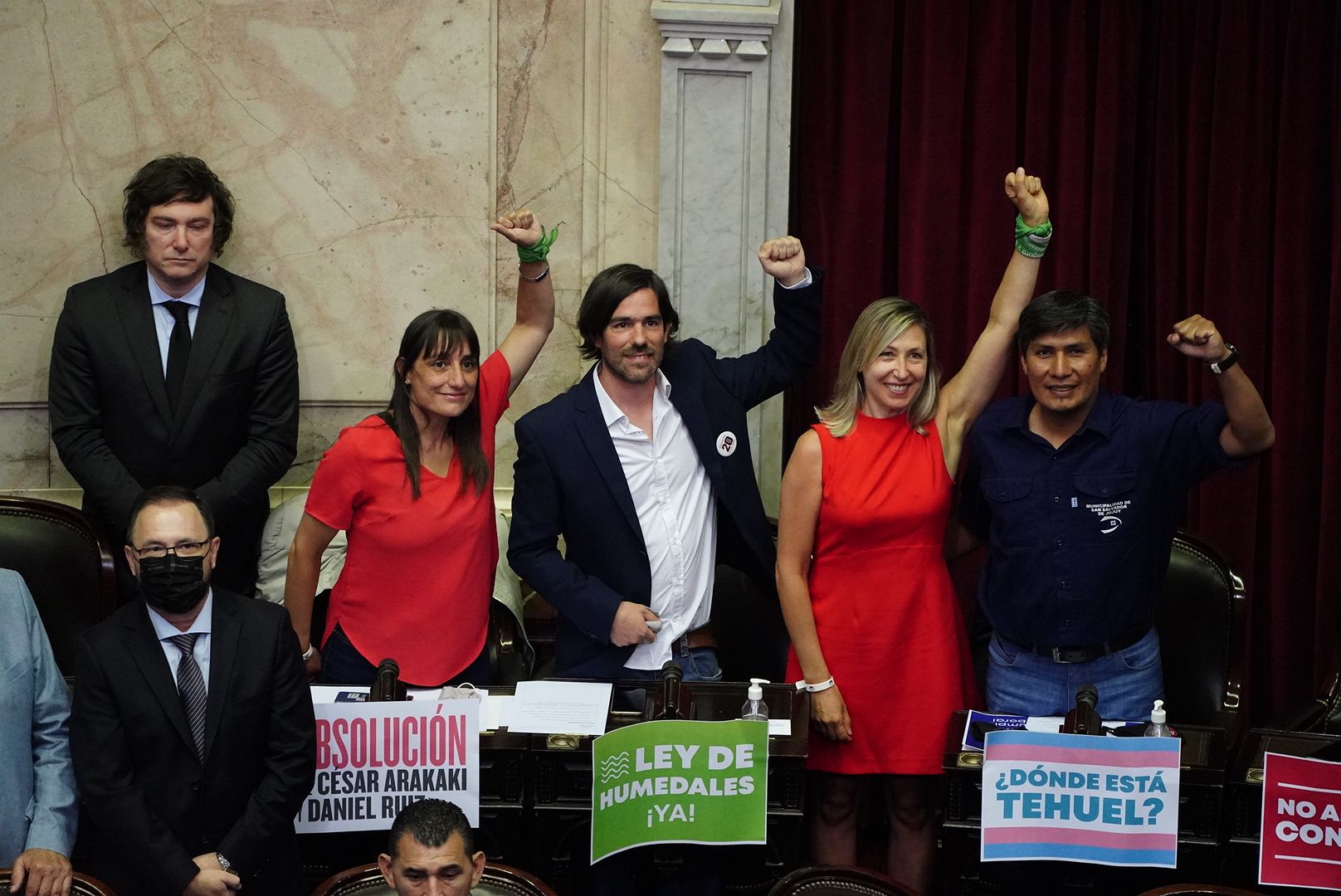 FMI complicó planes de la Izquierda para pasarse al FDT