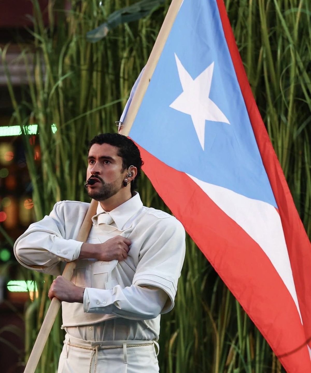 Bandera de Puerto Rico que exhibió Bad Bunny en el Super Bowl 2026. Bandera de Puerto Rico que exhibió Bad Bunny en el Super Bowl 2026.