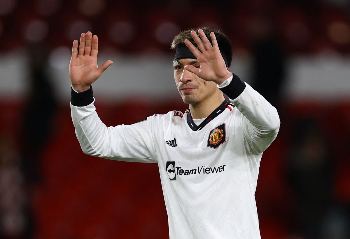 Lisandro Martínez no tuvo un regreso soñado, precisamente