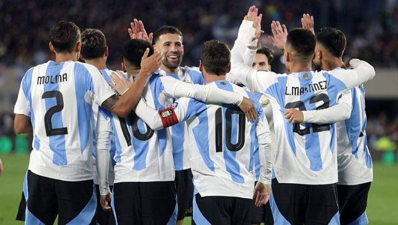 Hace historia en Europa pero Scaloni no lo llama: ¿Quién es el 9 prohibido?