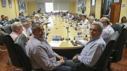 CGT, en día de furia: Peleas por el poder y pase de facturas