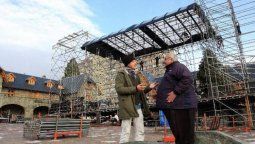 altText(Llega Cristina a Bariloche, y llegan... los micros)}