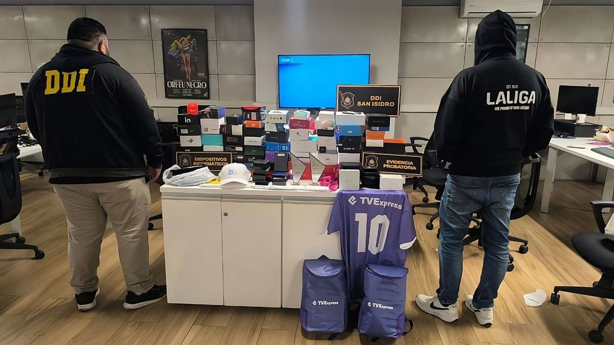 Se desangra la piratería en el fútbol: se desmanteló una red de más de