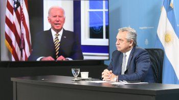 cisne negro: alberto fernandez no llega y suplica a biden cisne negro: alberto fernandez no llega y suplica a biden