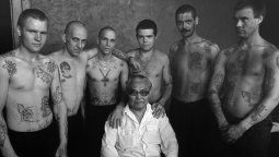 altText( Cárceles soviéticas: Simbología secreta de tatuajes )}